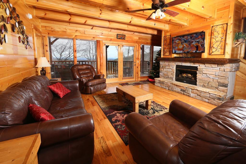 Rising Eagle Lodge - Eight Bedroom Пиджен Фордж Екстериор снимка