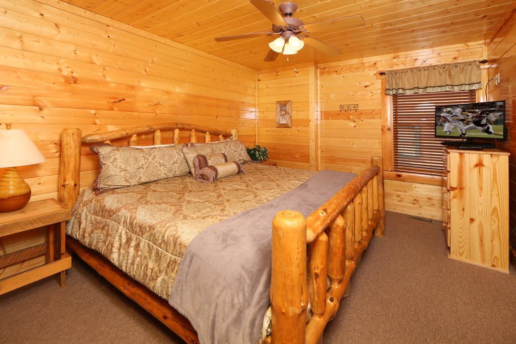 Rising Eagle Lodge - Eight Bedroom Пиджен Фордж Екстериор снимка